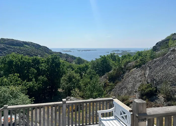 With Fjord View And Pool 度假居