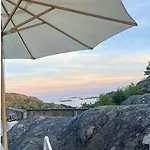 Prázdninový dům With Fjord View And Pool *